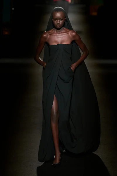 Look 75